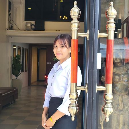 Sun Chakra Boutique Hotel Phnom Penh Exterior photo