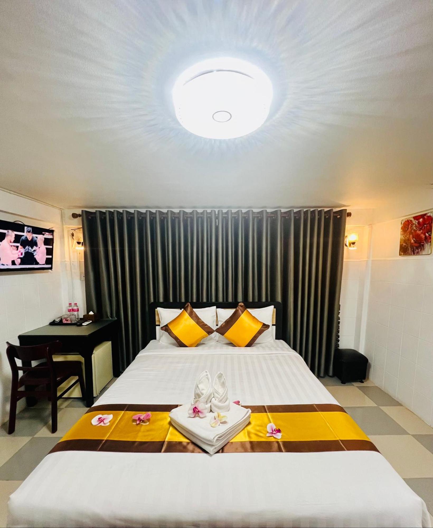 Sun Chakra Boutique Hotel Phnom Penh Exterior photo