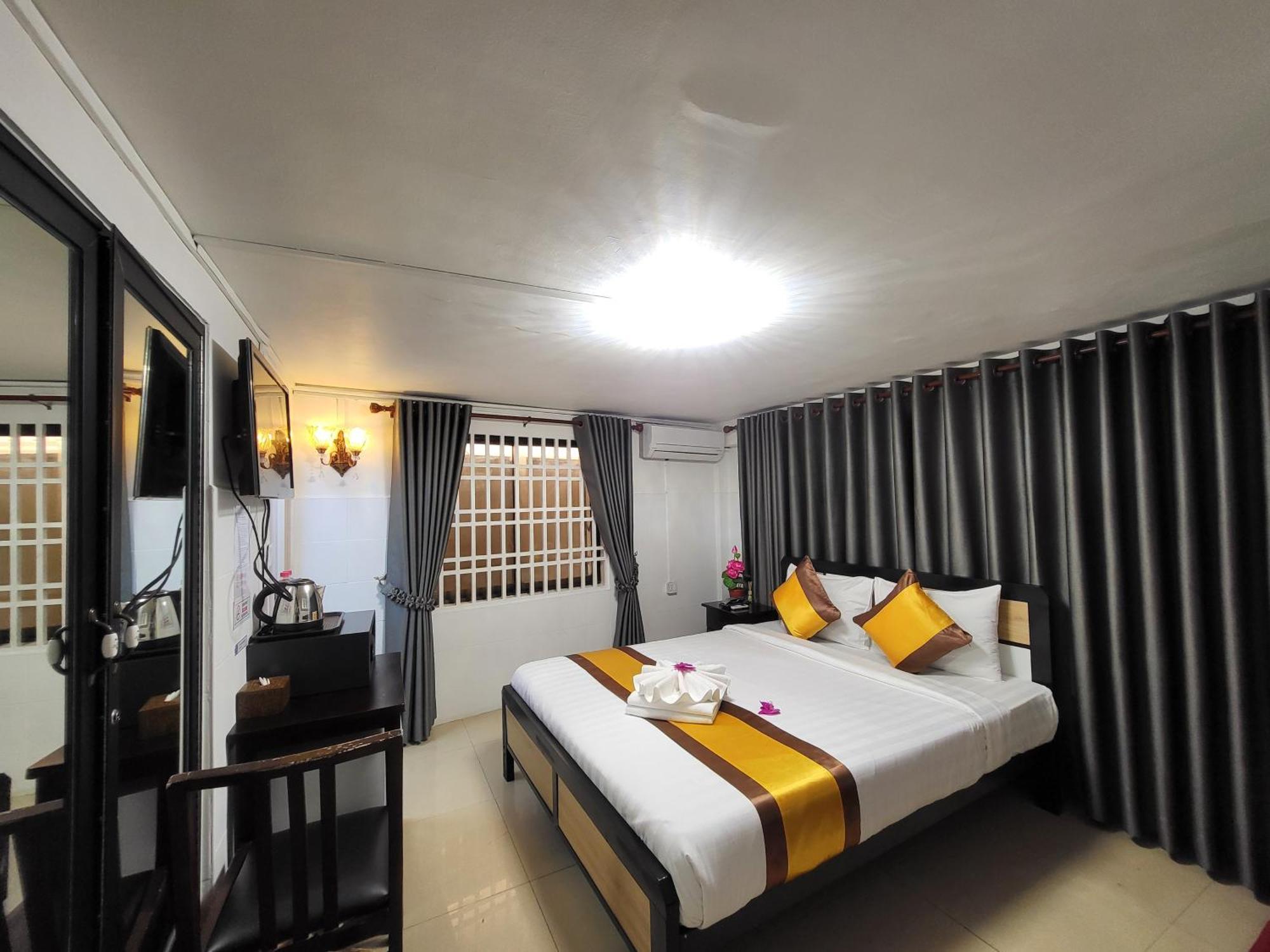 Sun Chakra Boutique Hotel Phnom Penh Exterior photo