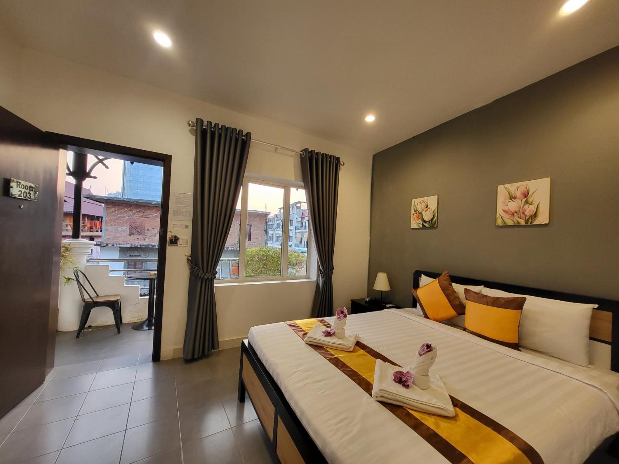 Sun Chakra Boutique Hotel Phnom Penh Exterior photo
