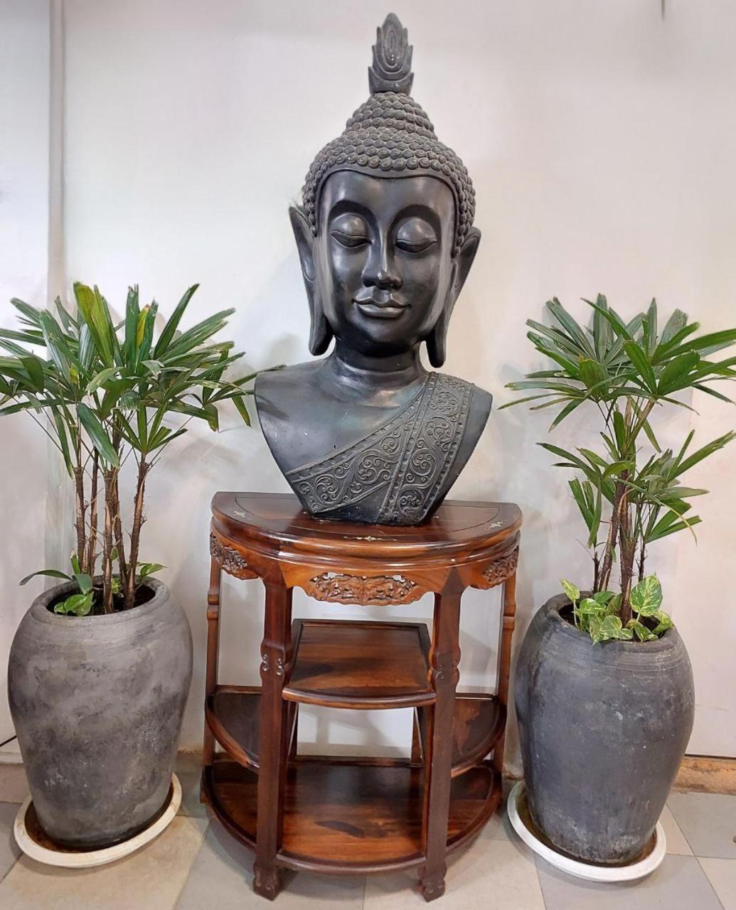 Sun Chakra Boutique Hotel Phnom Penh Exterior photo